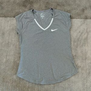 ✨Nike✨ Dri-Fit Sz. small V-neck shirt